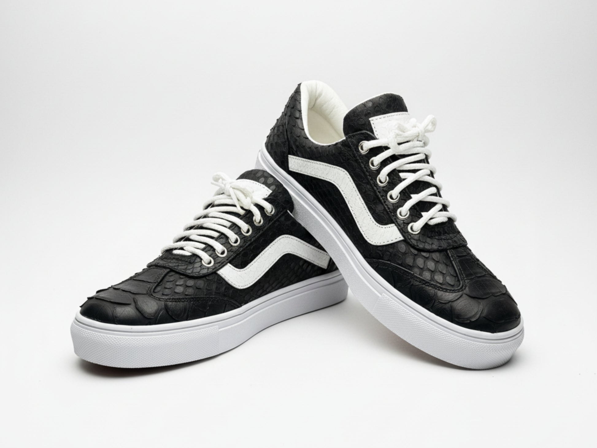 Genuine Python Leather Sneakers: Handmade Unisex Snakeskin Tie Shoes