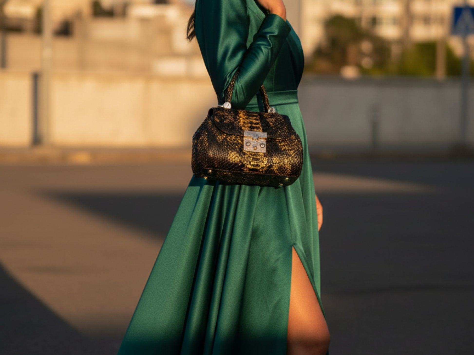 Luxury Genuine Python Snakeskin Handbag: Black & Gold Designer Purse