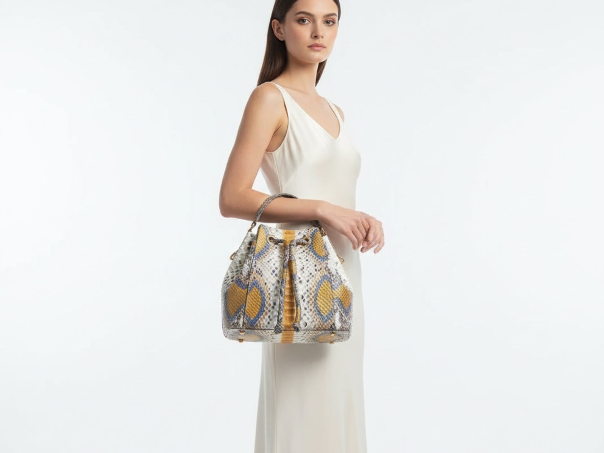 Genuine Python Snakeskin Bucket Bag: Handcrafted Exotic Leather Shoulder Purse for Women