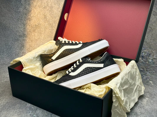 Genuine Python Leather Sneakers: Handmade Unisex Snakeskin Tie Shoes