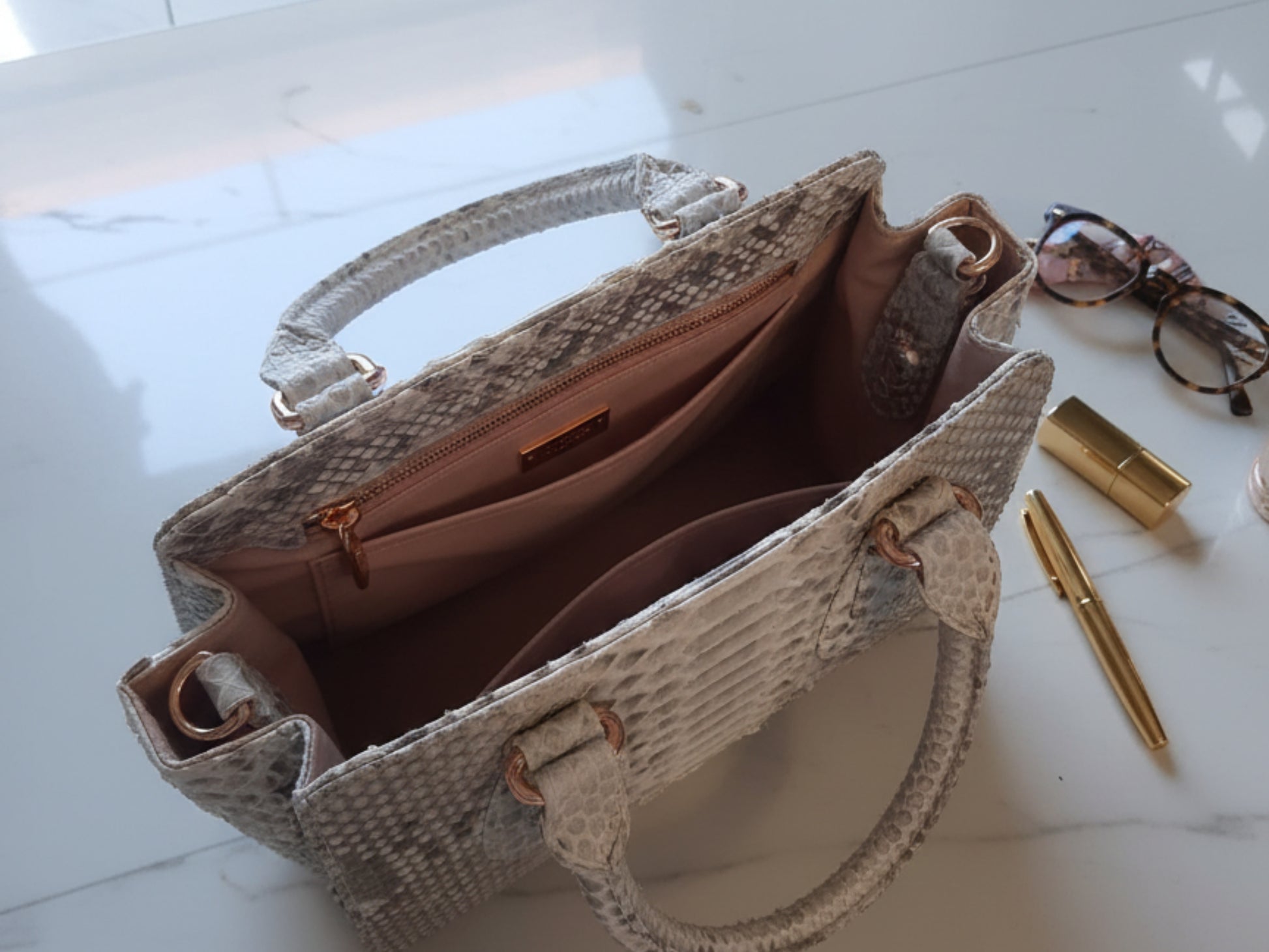 Luxury Genuine Python Snakeskin Leather Women Handbag: Elegant Designer Tote Bag