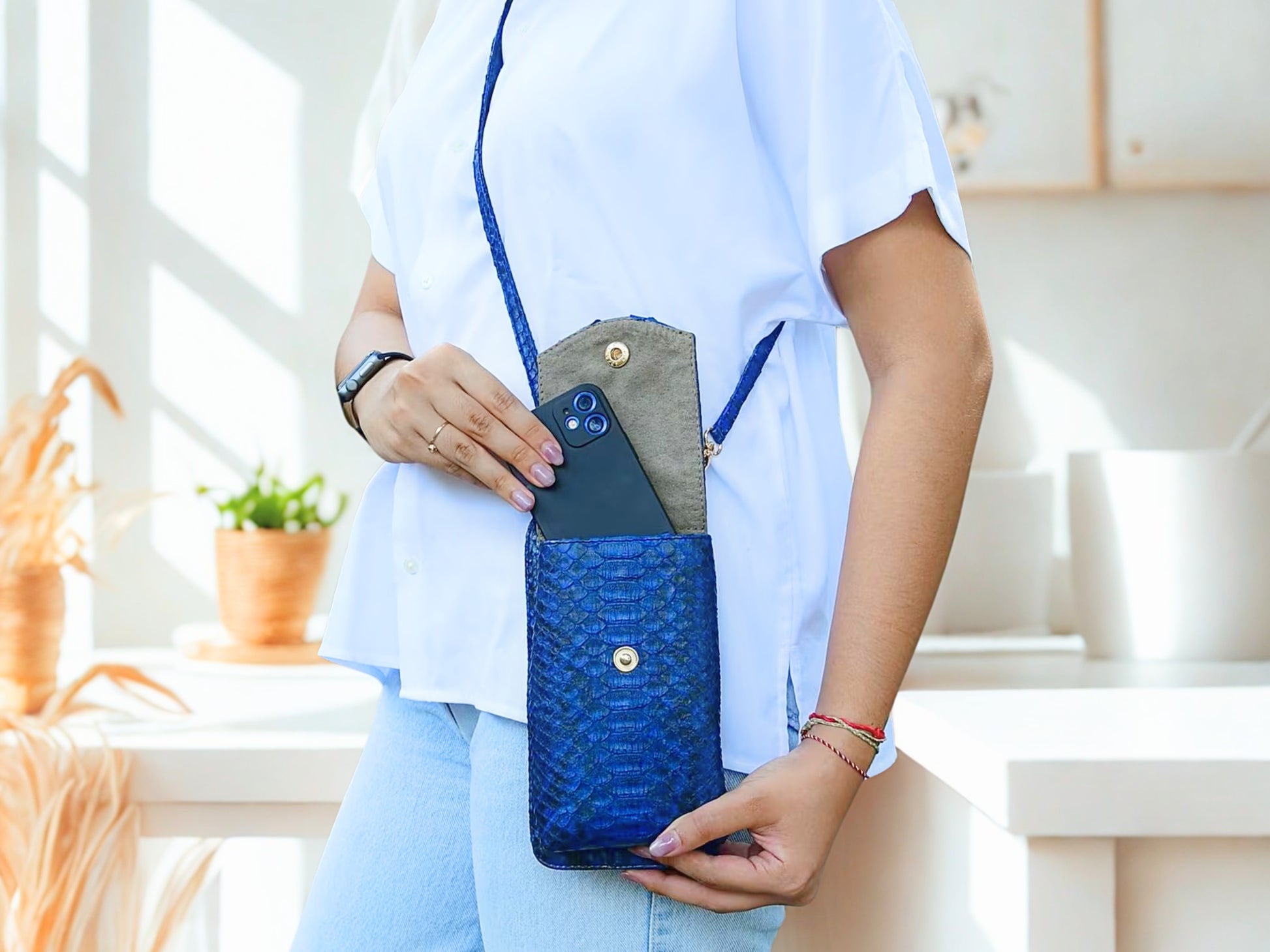 Cell Phone Case Crossbody Wallet Purse with iphone inside