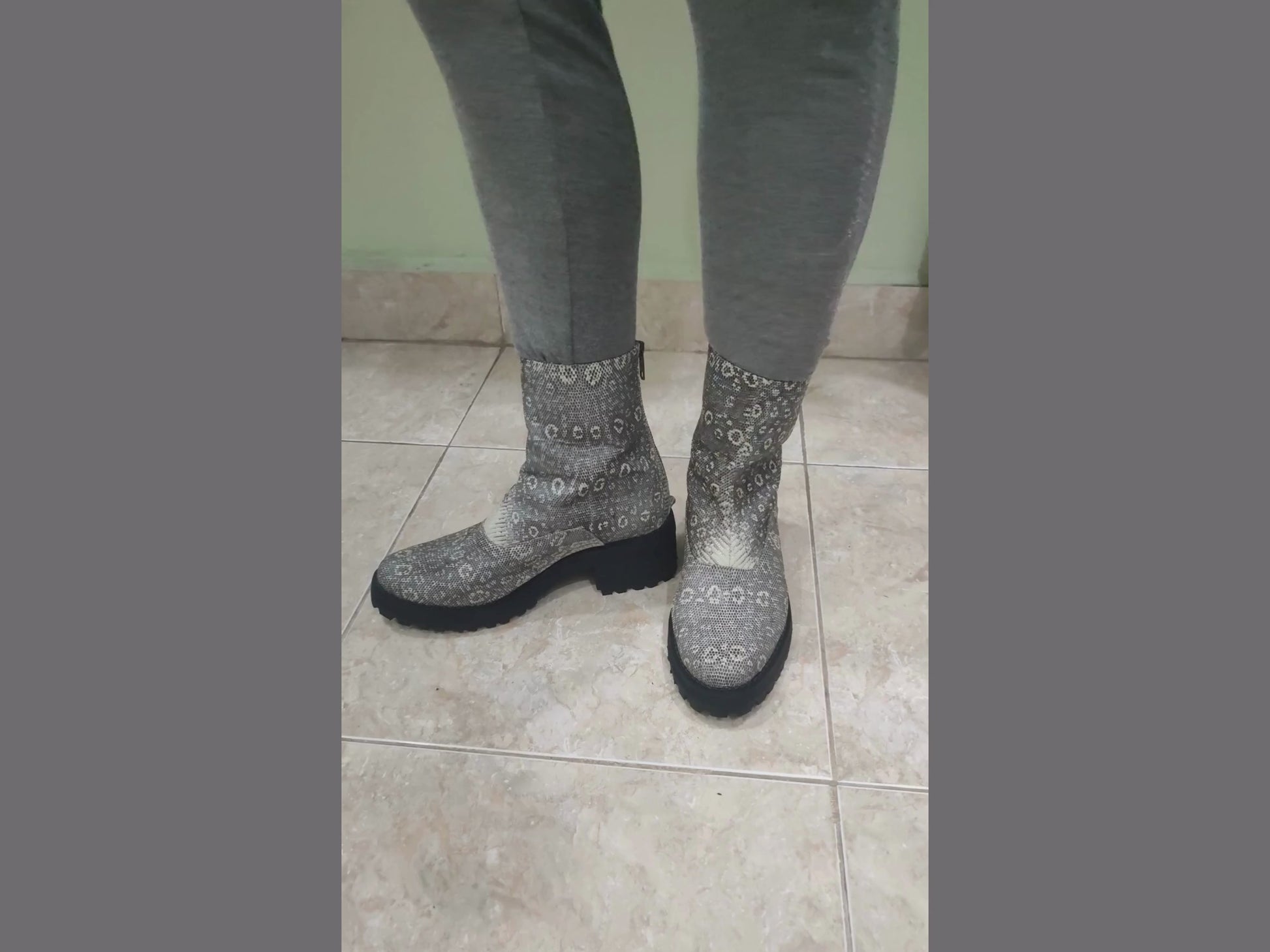 Genuine Lizard Skin Leather Boots - 9